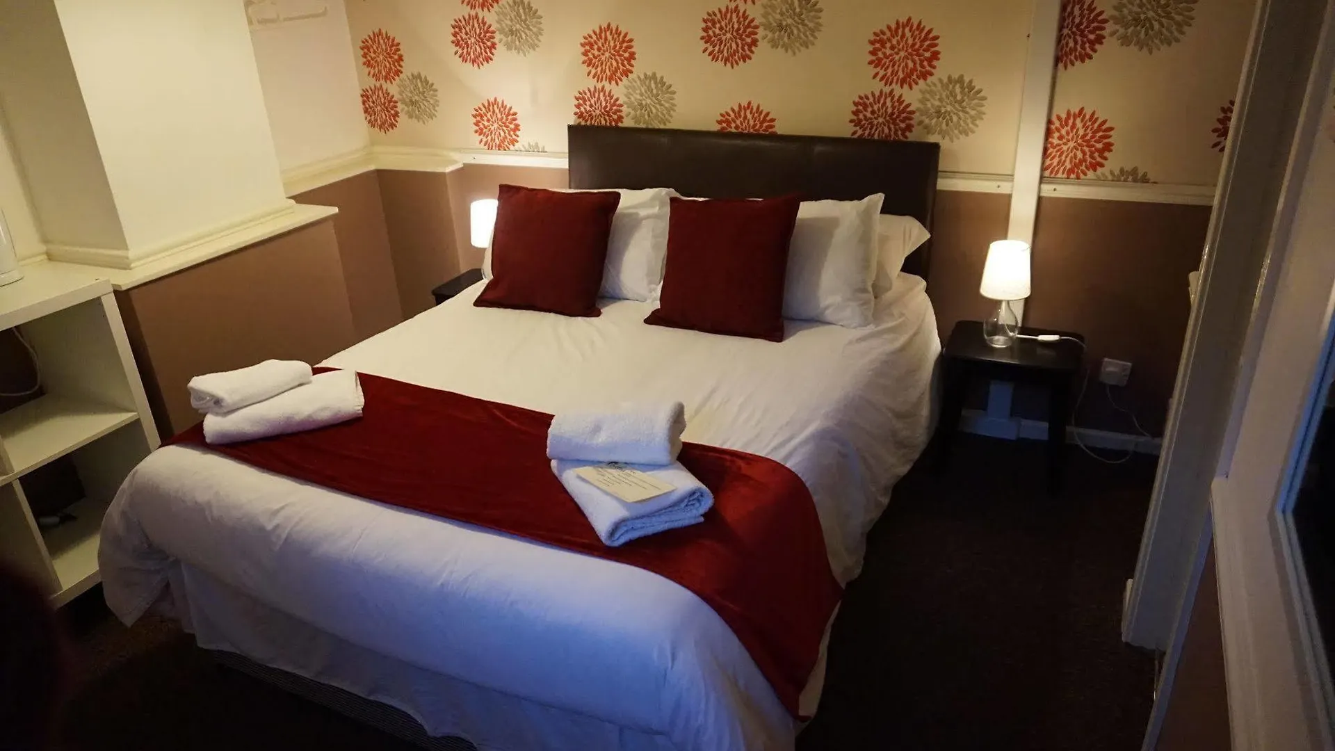 The Boundary Hotel - B&B Leeds  Bed & Breakfast Leeds (West Yorkshire)